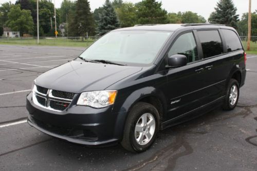 13 Grand Caravan Handicap Accessilble Wheelchair Van Side Entry Powered Ramp, image 6