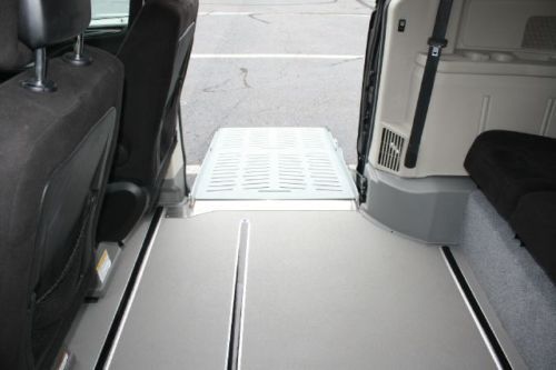 13 Grand Caravan Handicap Accessilble Wheelchair Van Side Entry Powered Ramp, image 19