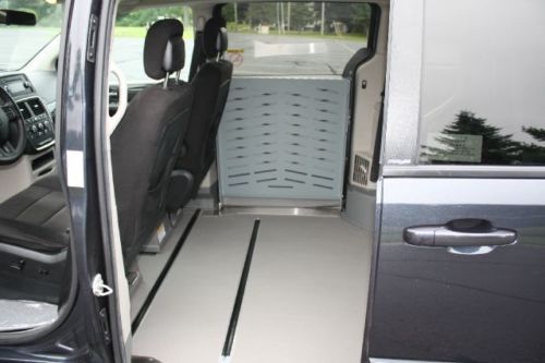 13 Grand Caravan Handicap Accessilble Wheelchair Van Side Entry Powered Ramp, image 23