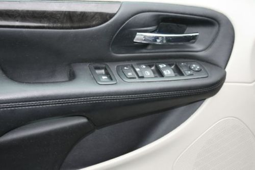 13 Grand Caravan Handicap Accessilble Wheelchair Van Side Entry Powered Ramp, image 32