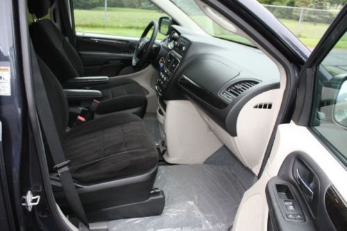 13 Grand Caravan Handicap Accessilble Wheelchair Van Side Entry Powered Ramp, image 36