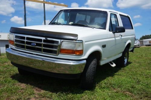 Very clean bronco, no rust, clean title, automatic with 156,000 miles, new seats