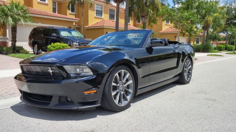 2011 ford mustang