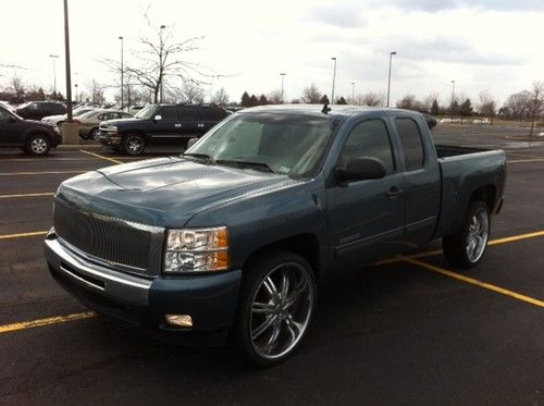 2010 chevrolet silverado, pickup truck