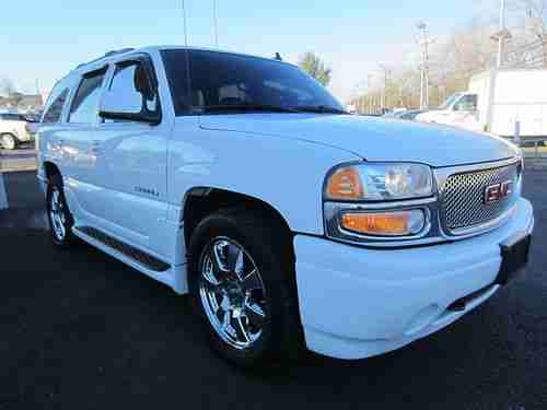 2006 GMC Yukon Denali Sport Utility 4-Door 6.0L, image 2