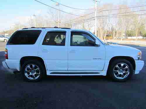 2006 GMC Yukon Denali Sport Utility 4-Door 6.0L, image 3