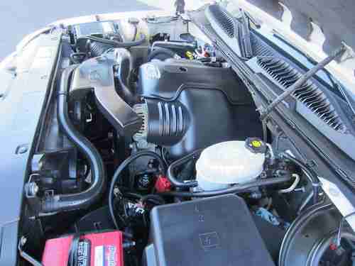 2006 GMC Yukon Denali Sport Utility 4-Door 6.0L, image 11