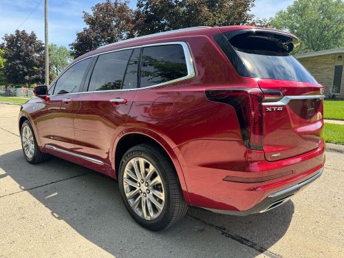 Cadillac AWD  Navigation/Leather panoramic sunroo