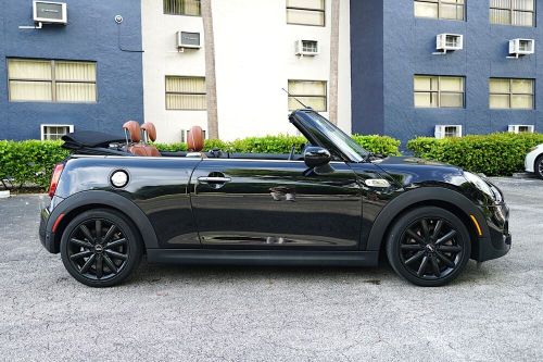 2019 mini cooper s free delivery! iconic trim w/ all options. only 8600 miles!