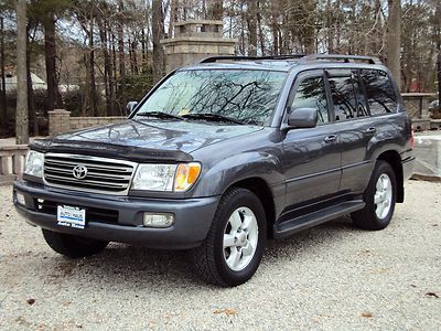 2004 toyota land cruiser 4wd - loaded: navi/dvd/jbl/heated seats/back-up camera!