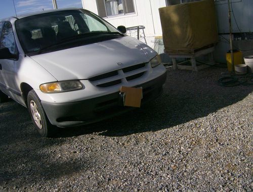 2000 dodge caravan -  4 cyl, white, 200,000 plus miles - interior/exterior good