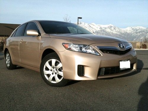 Hybrid! 2010 toyota camry hybrid keyless ignition, clearbra keyless entry clean!