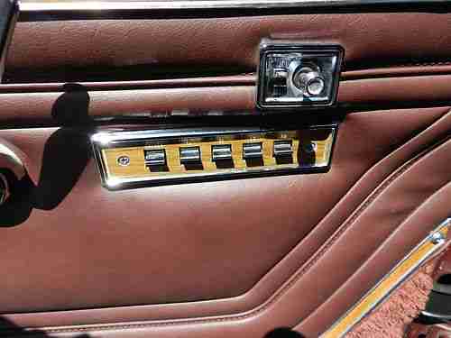 1991 Jeep Grand Wagoneer 'RARE FINAL EDITION' 4X4 Sport Utility 4-Door 5.9L, image 16