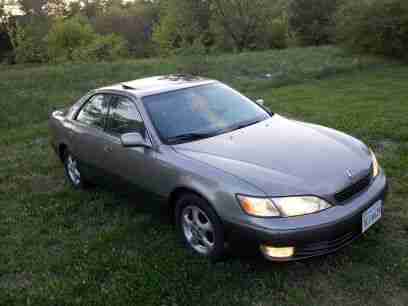 1998 Lexus ES300 Base Sedan 4-Door 3.0L, image 4