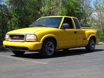 2002 gmc sonoma extended cab no reserve bumble bee yellow 3rd door 3rd seat clea