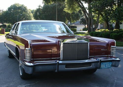 Elegant two owner estate towncar - 1977 lincolntowncar -  52k orig mi