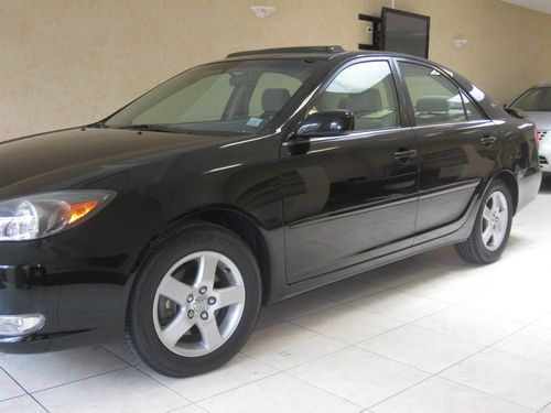 2003 toyota camry se sedan 4-door  1 owner moonroof