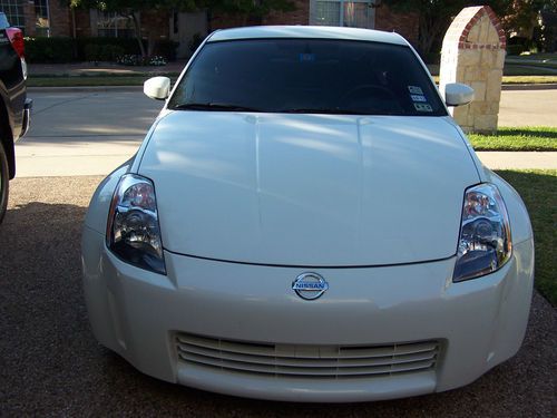 2004 nissan 350z coupe 2-door 3.5l