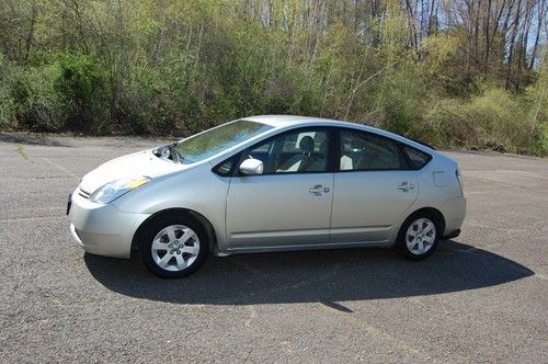 2005 toyota prius hatchback / no reserve / 4-door 1.5l hybrid / 45mpg / mint