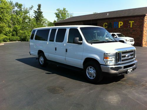 Ford e-350 passenger van "wow" like new loaded  - readyto work !!!