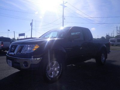 Sv black 4.0l v6 4x4 king cab bed liner chrome power acc 1 owner  low miles