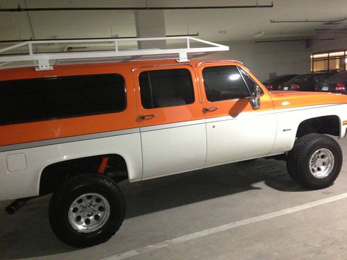 1987 chevy suburban 3/4 ton 4x4 lift awesome restoration - great condition