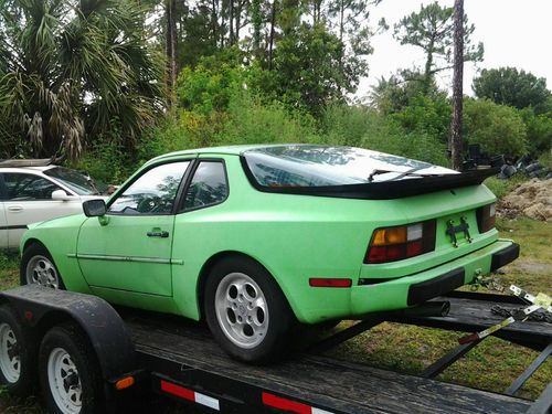 1986 Porsche 944 Base Coupe 2-Door 2.5L, image 2