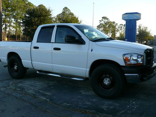 Dodge ram 1500 2006 freshly renew engine, new torque converter, new trans seal..