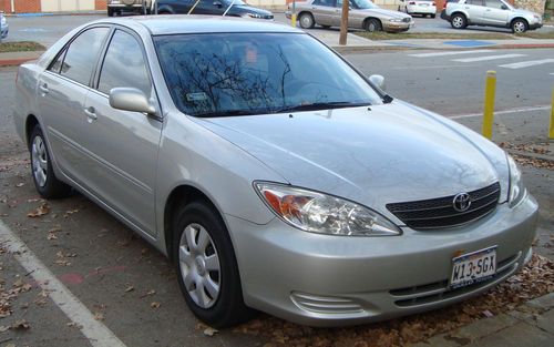 2004 toyota camry le sedan 4-door 2.4l