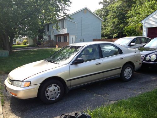 1995 honda accord lx sedan 4-door 2.2l, a/c, auto