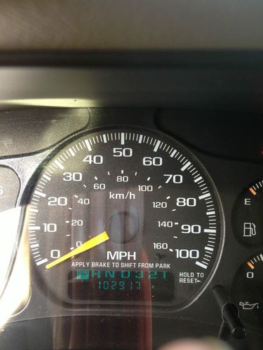 2000 Chevrolet Suburban 1500 LT Sport Utility 4-Door 5.3L, image 9