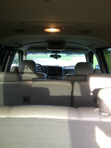 2000 Chevrolet Suburban 1500 LT Sport Utility 4-Door 5.3L, image 12