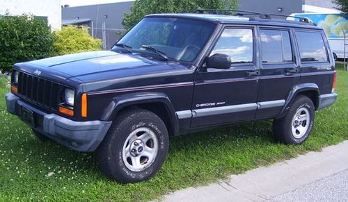 2000 jeep cherokee runs strong mechanic special.