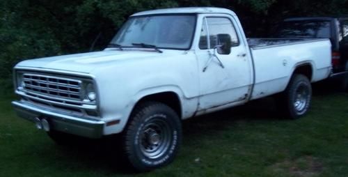 1977 dodge w200, full time 4x4, no reserve