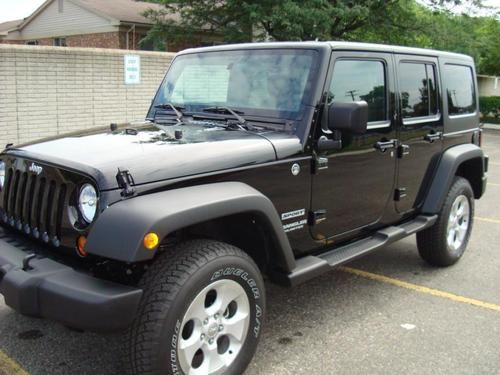 2013 jeep wrangler unlimited sport 3700 miles