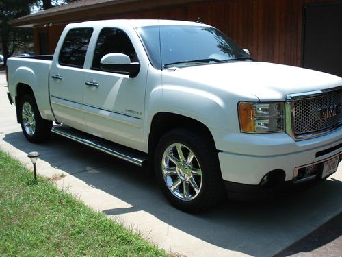 2011 sierra denali awd 4x4  6.2 liter crew