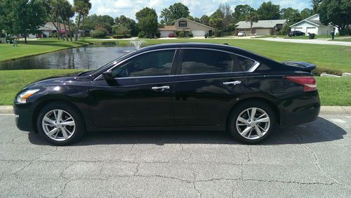 2013 black nissan altima sv sedan 4-door 2.5l