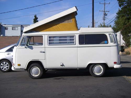 1972 vw westfalia cleae camper  no reserved!  bid to win!