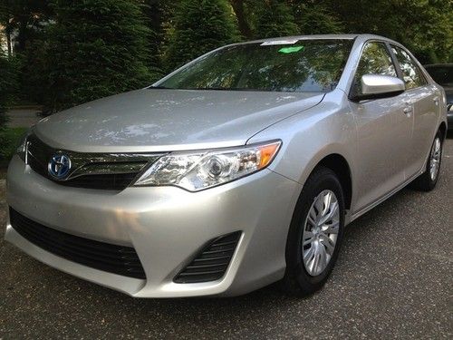 2012 toyota camry hybrid le