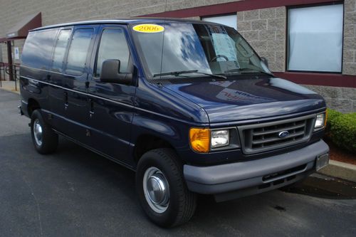 2006 ford e-250 base standard cargo van 2-door 5.4l