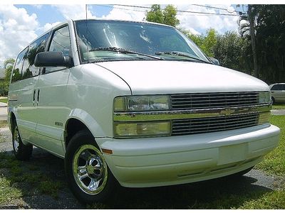 01 astro van one owner low miles;67k 8 passenger cold air no reserve auction