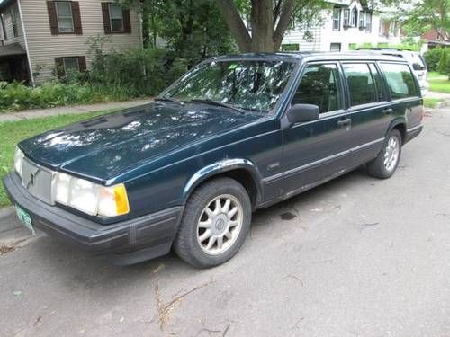 1994 volvo 940 base wagon 4-door 2.3l