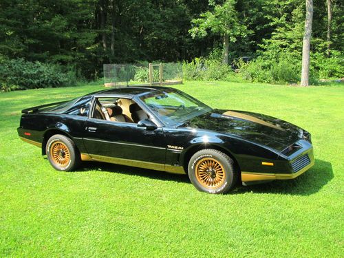 1984 pontiac trans am, black &amp; gold, brand new 350 motor, knight rider