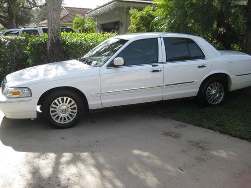 2006 mercury grand marquis ls leather clean carfax  priced to sell fast!!!