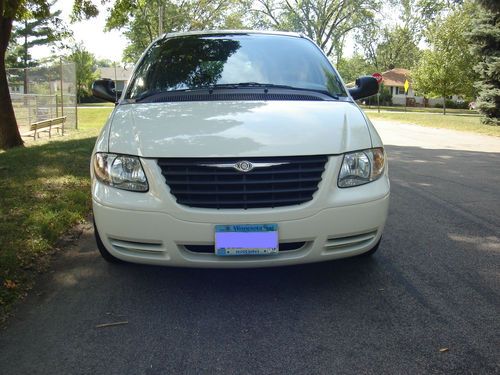 2007 chrysler town &amp; country base mini passenger van 4-door 3.3l