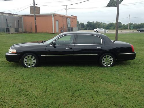 2005 lincoln town car executive l sedan 4-door 4.6l limo edition
