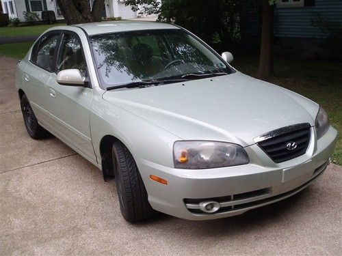 2004 hyundai elantra gls sedan 4-door 2.0l 40 mpg highway!!!