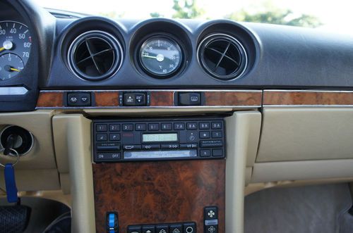 1985 Mercedes-Benz SL Class 380SL ONE OWNER LOW ORIGINAL MILES, image 9