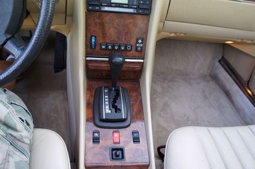 1985 Mercedes-Benz SL Class 380SL ONE OWNER LOW ORIGINAL MILES, image 10