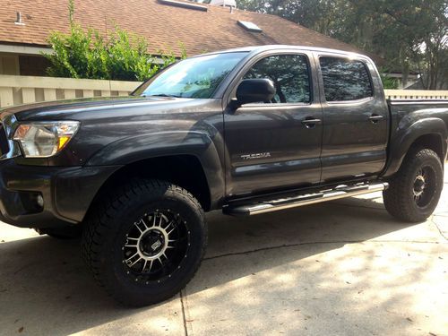 2012 toyota tacoma v6, sr5, lifted, new tires and rims